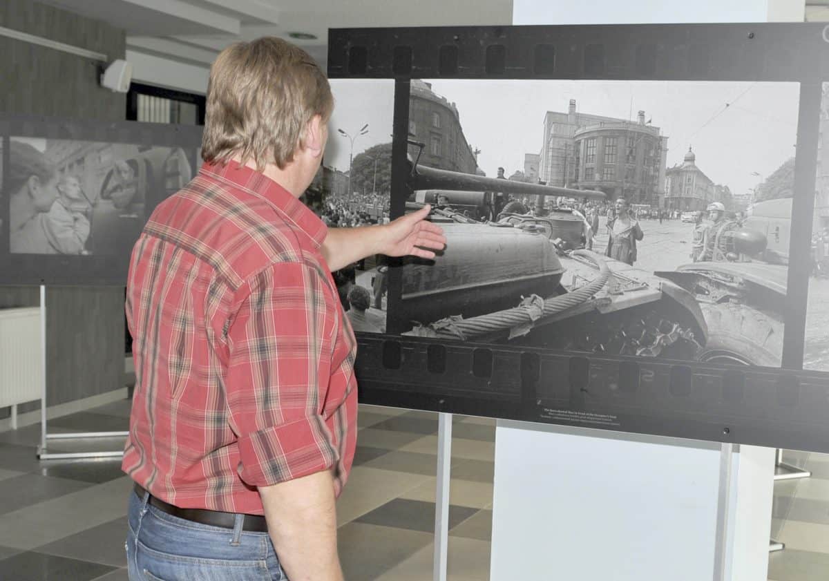 V SNM otvorili unikátnu výstavu rozpohybovaných fotografií Ladislava Bielika o okupácii 1968