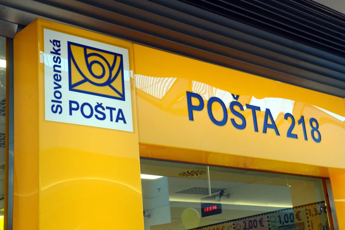 Slovenská pošta prináša nové pohľadnice so známkou – motívy Tatier, Bratislavy a Košíc už v predaji