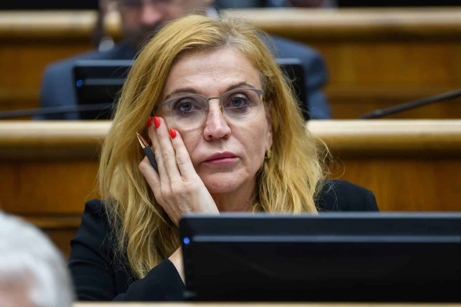 Nečakaná zmena v parlamente: Jana Vaľová sa vzdala mandátu, nahradí ju Vladimír Macášek