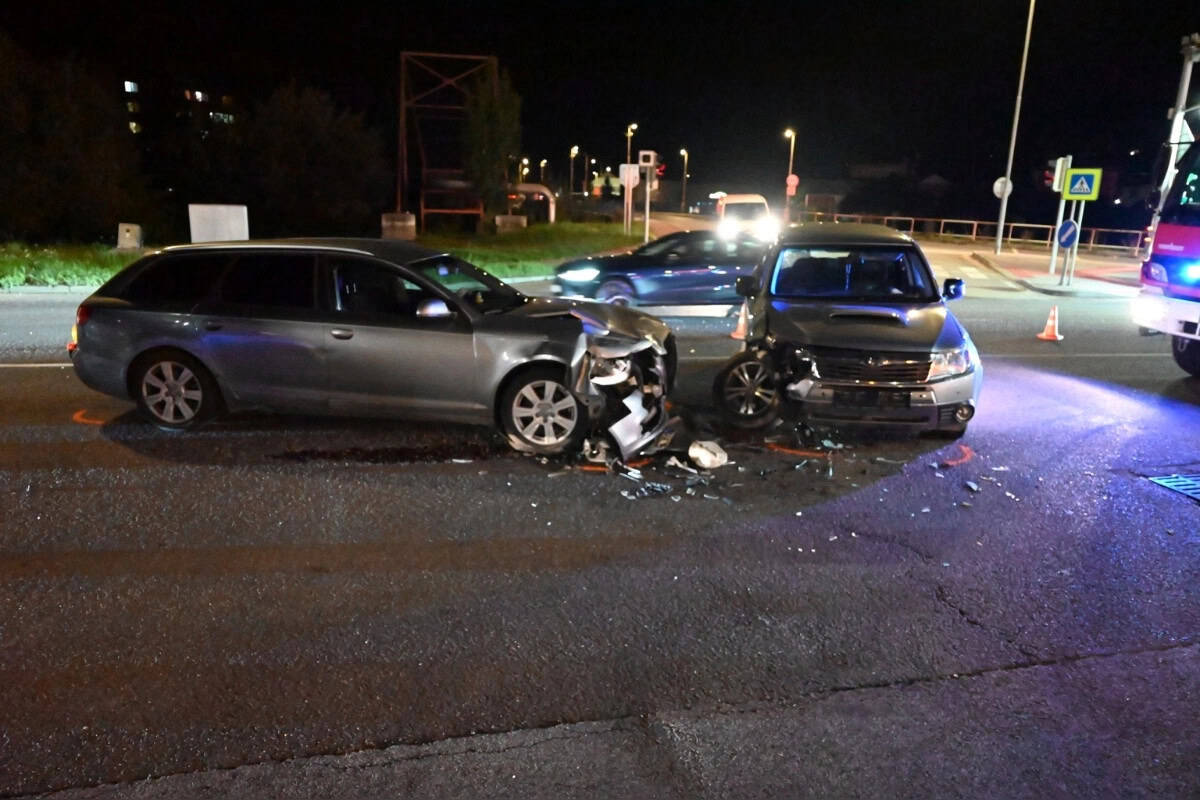 Polícia vyzýva svedkov nehody na križovatke v Ružomberku: Pomôžte objasniť zrážku