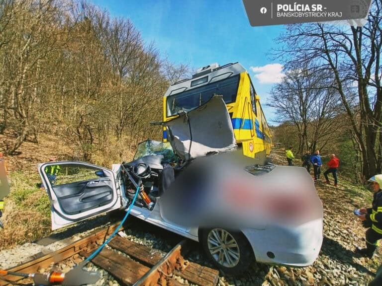 HROZNÁ TRAGÉDIA Taxikárka vošla pred vlak na červenú, o život prišli manželia: Šokujúci VERDIKT súdu