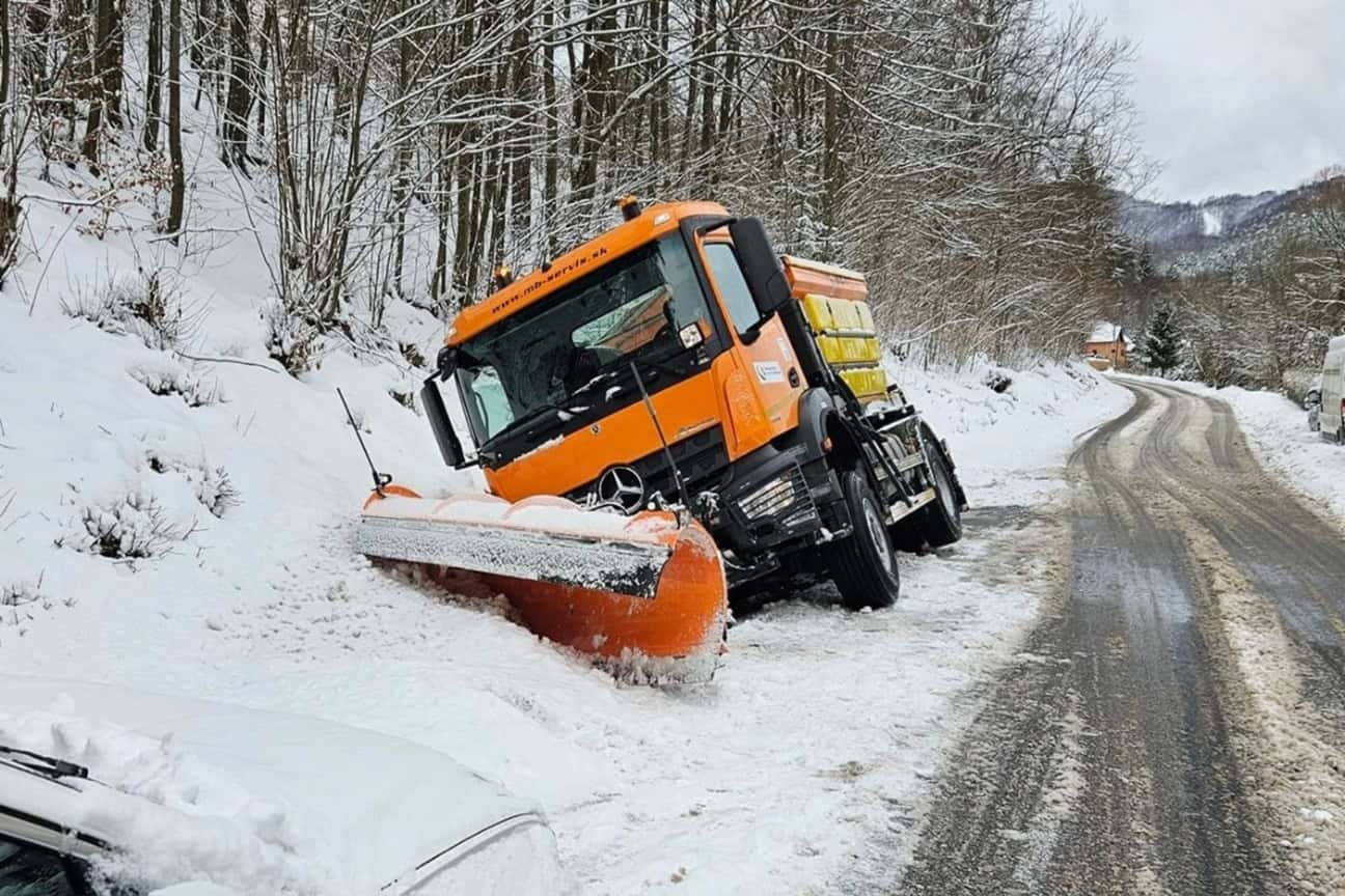 Meteorológovia varujú: V týchto okresoch hrozia v sobotu snehové jazyky a silný vietor