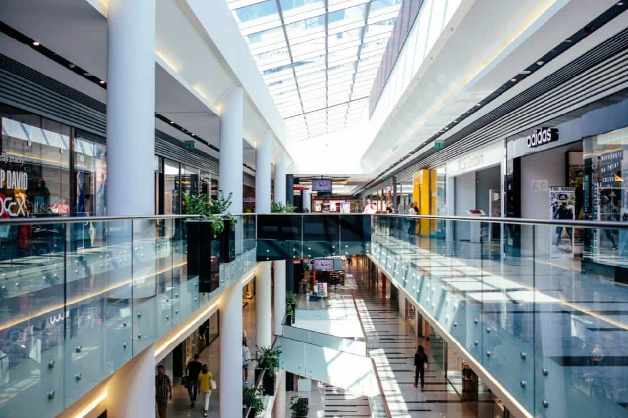 Jedno z TOP nákupných centier v problémoch: Miliónové straty a zatváranie. Čo bude ďalej? Vieme viac