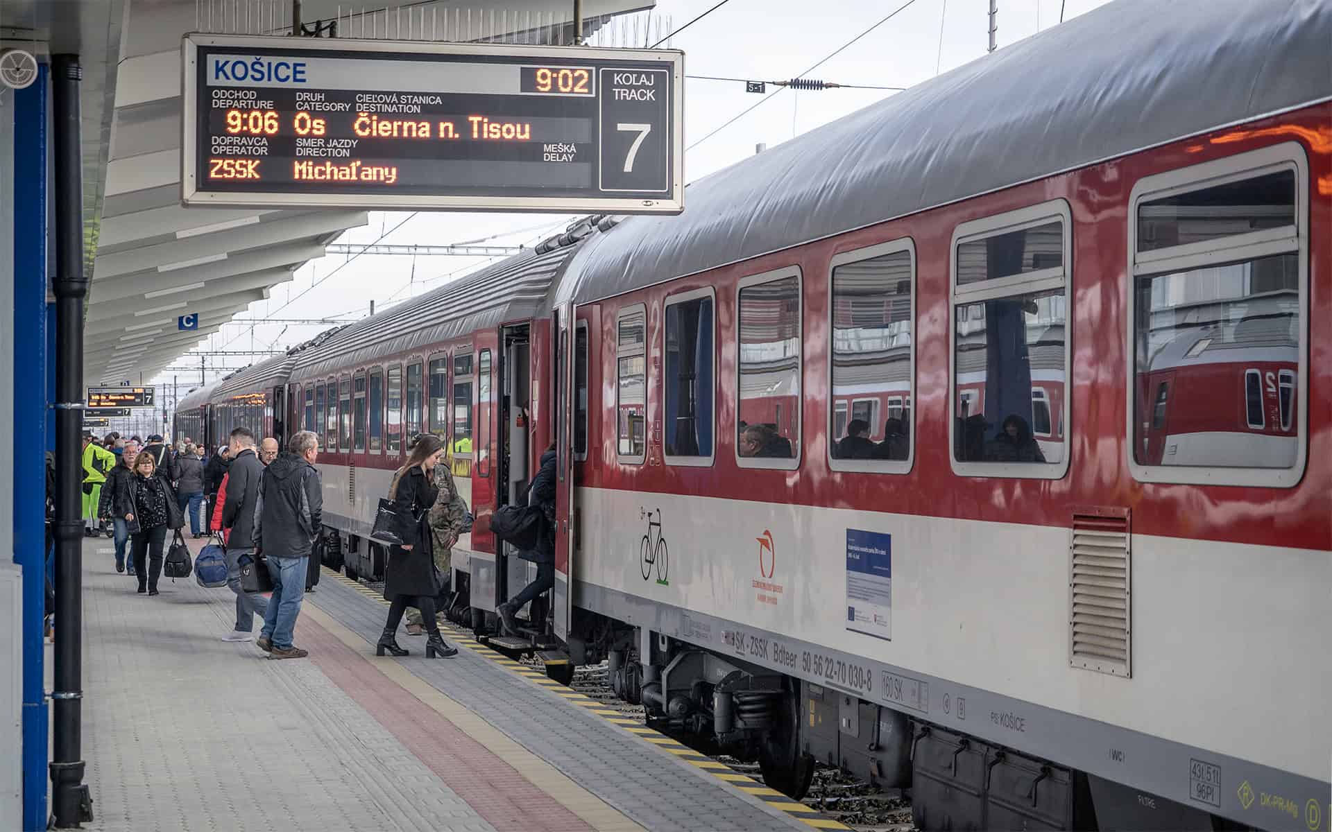 ZSSK posilňuje vlaky medzi Žilinou a Čadcou – viac miest pre cestujúcich počas výstavby D3