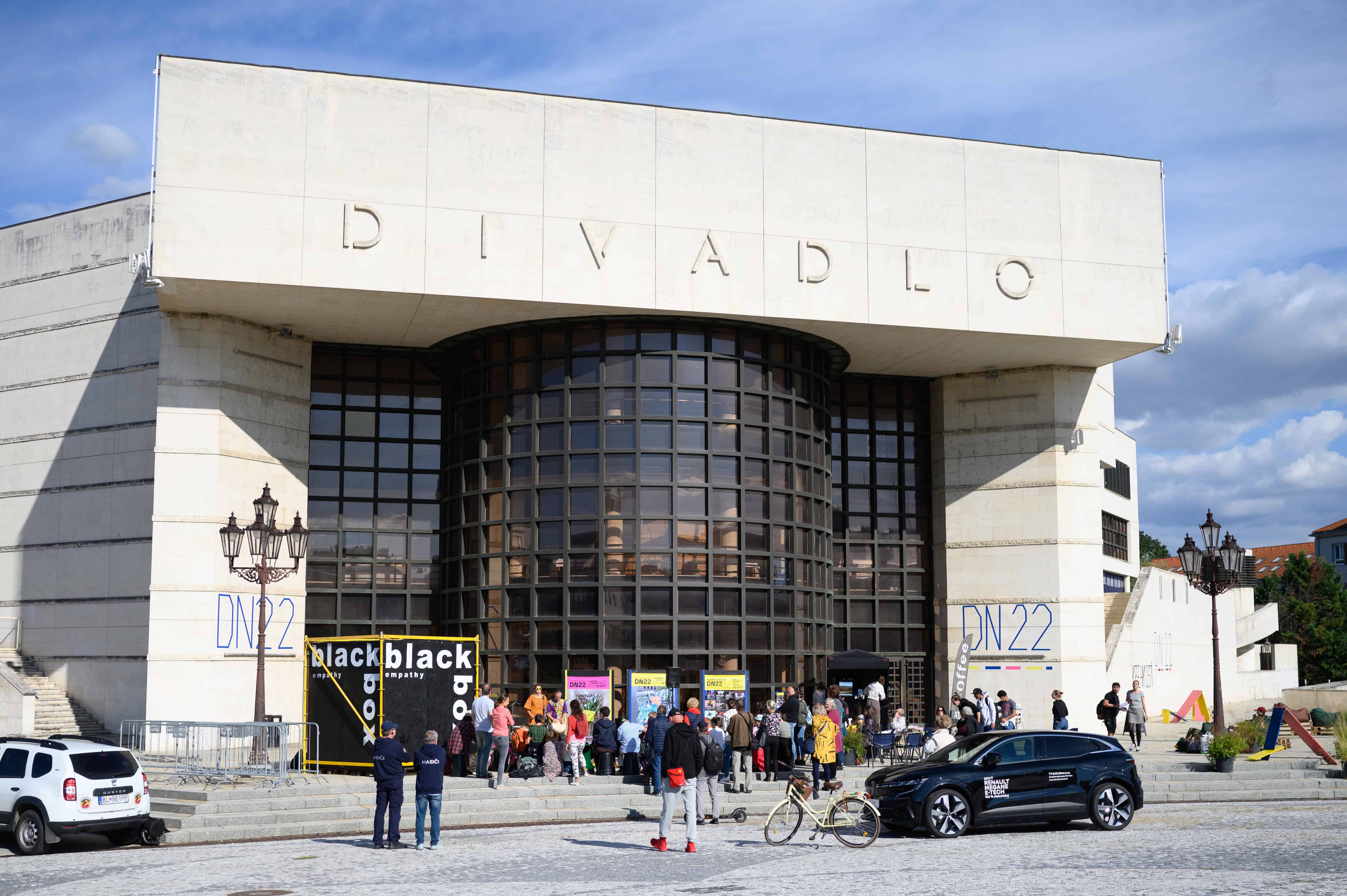 Divadlo v Nitre prináša unikátne predstavenie a workshopy pre nepočujúcich aj verejnosť