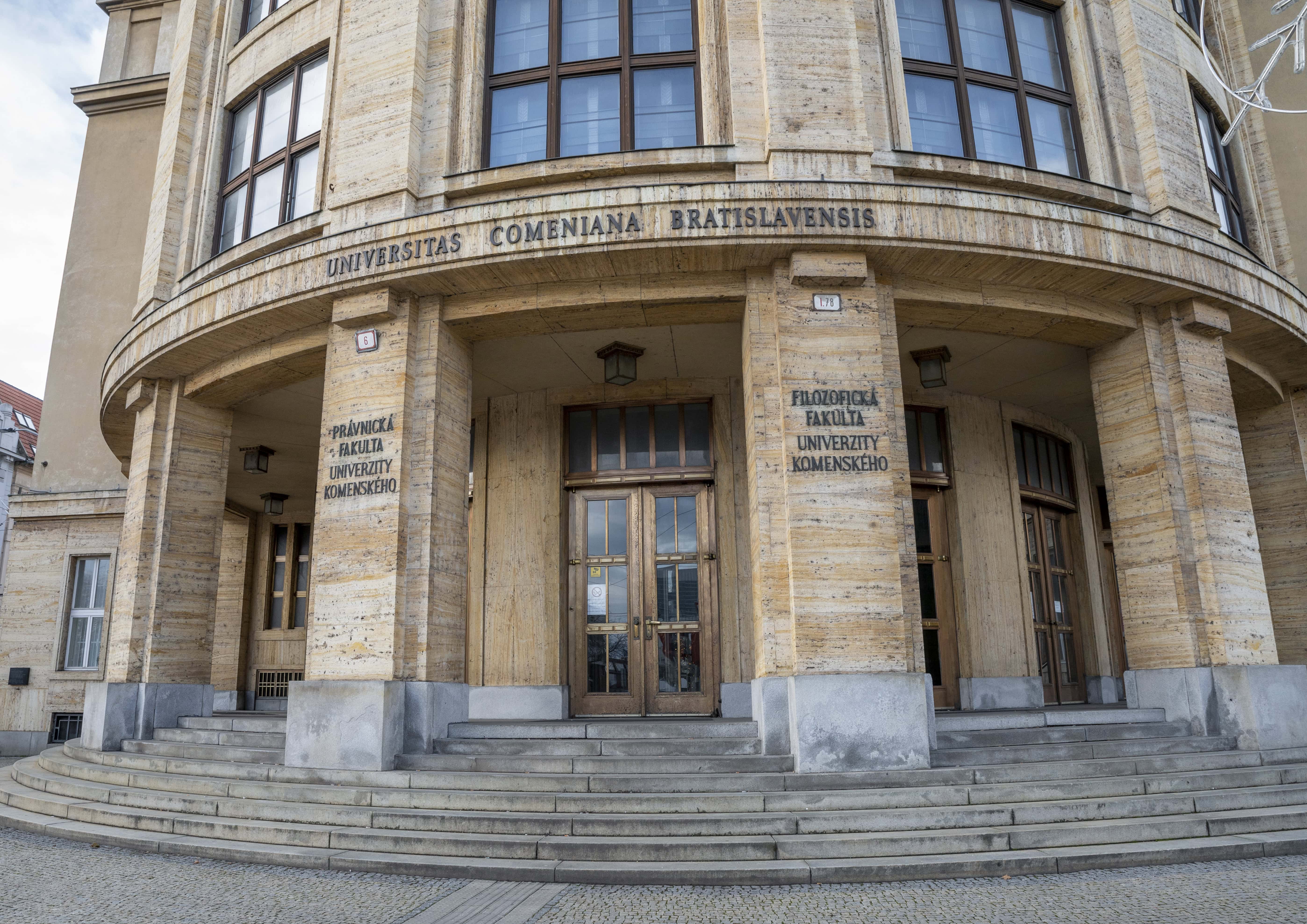 Univerzita Komenského spúšťa unikátny hokejový program s Fínmi – prinesie dvojitý diplom trénerom