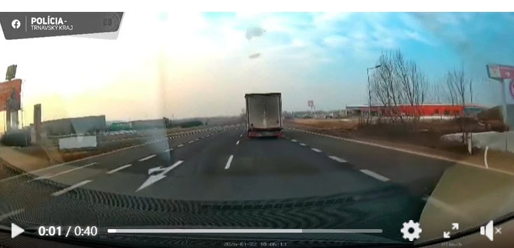 Kamionista v Trnave ohrozoval vodičov padajúcim ľadom – polícia mu dala najvyššiu pokutu