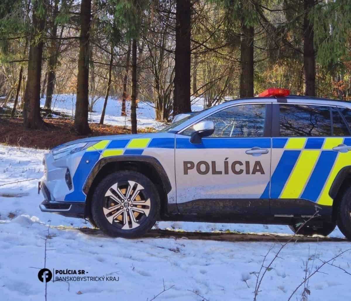 Brutálny útok v Podolínci: Mladíka napadol neznámy muž, polícia pátra po útočníkovi