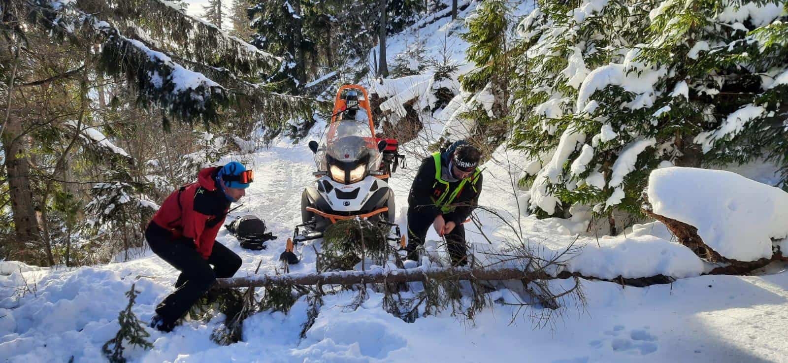 Dráma v Nízkych Tatrách: Horskí záchranári pomáhali turistovi s vážnou nevoľnosťou v sedle Priehybka