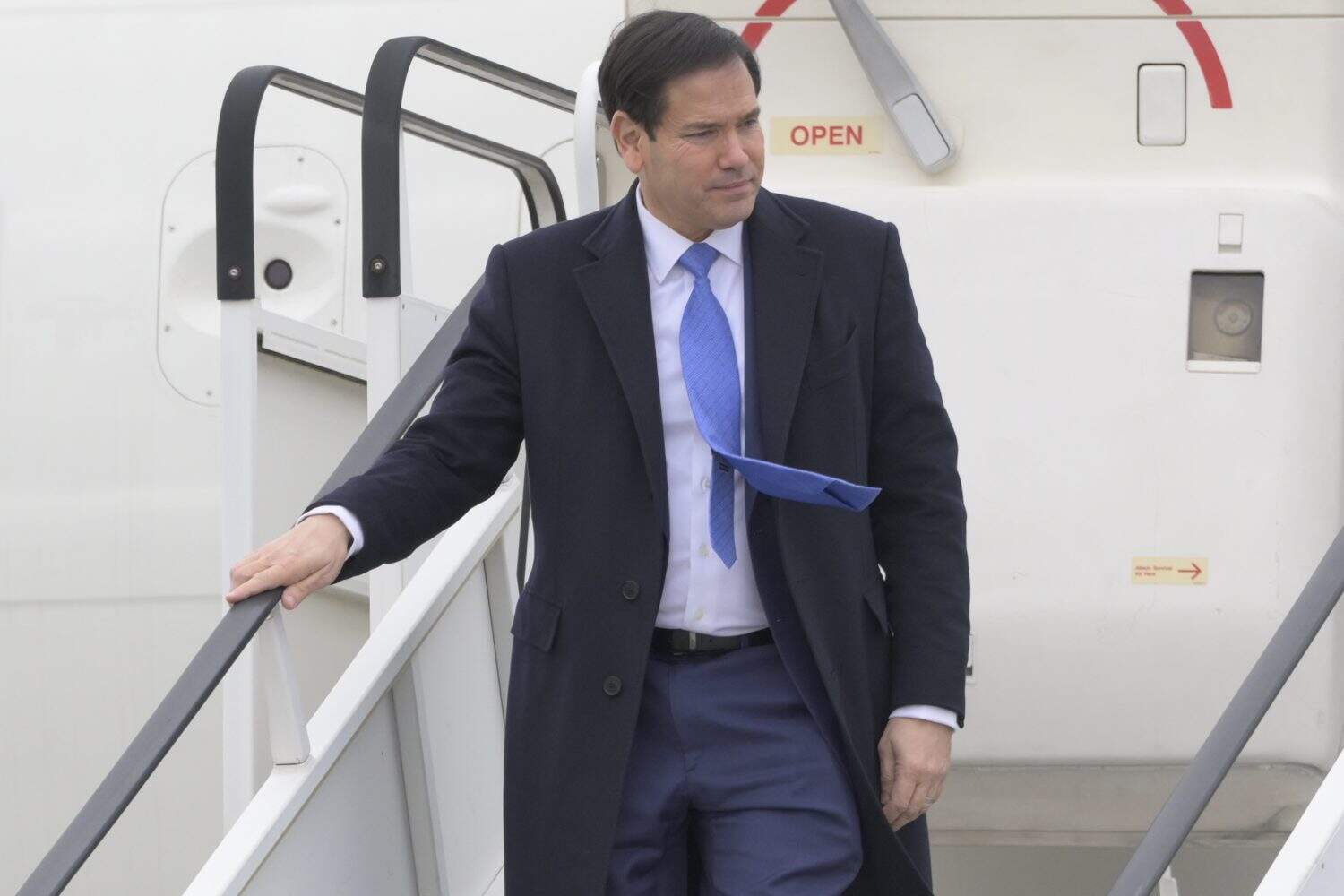 Americký minister Marco Rubio priletel do Bratislavy: Privítal ho Juraj Blanár
