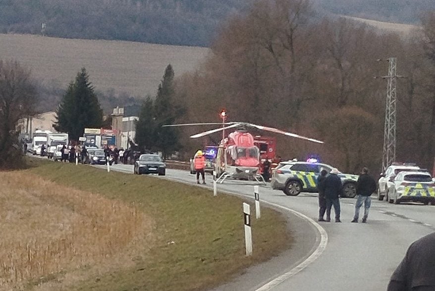 MIMORIADNE nešťastie: Do rieky spadol iba 3-ročný chlapček. Boj o život, zasahuje aj vrtuľník FOTO
