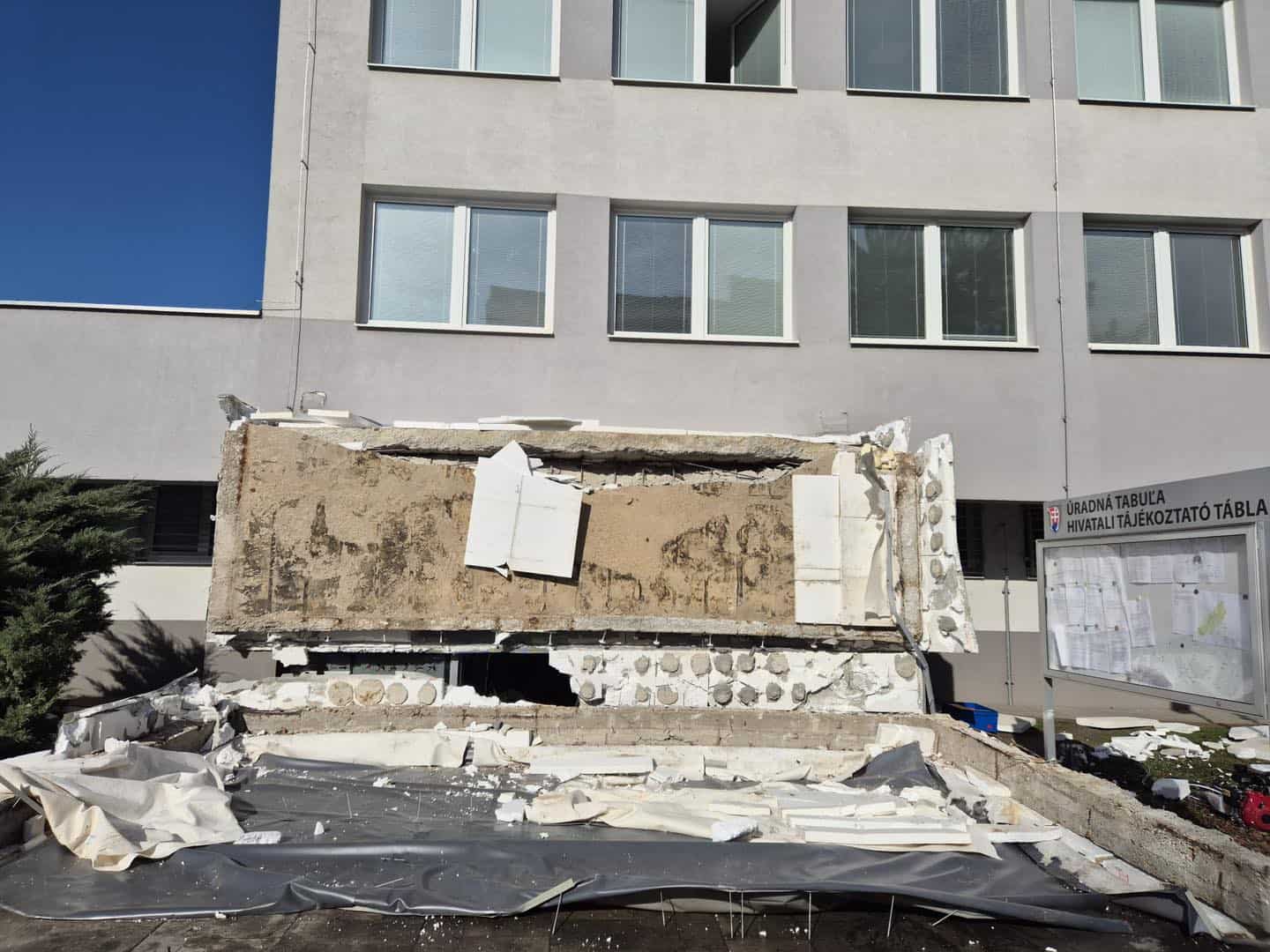 OBEŤ PÁDU STRECHY Otec 3 detí Ferdinand zahynul. Zo SLOV partnerky trhá srdce: TOTO už malý synček nezažije