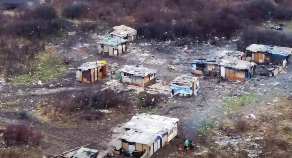 VIDEO Dron odhalil realitu: Nelegálna osada pri sídlisku, starostka reaguje: Nejde to „zo dňa na deň“