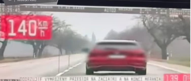 Policajná akcia medzi Dunajskou Stredou a Veľkým Mederom: Rýchli vodiči dostali vysoké pokuty po tragických nehodách