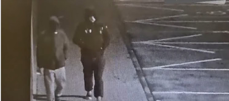 Polícia pátra po zlodejoch trezora s opiátmi z lekárne v Dunajskej Lužnej – zverejnili video páchateľov