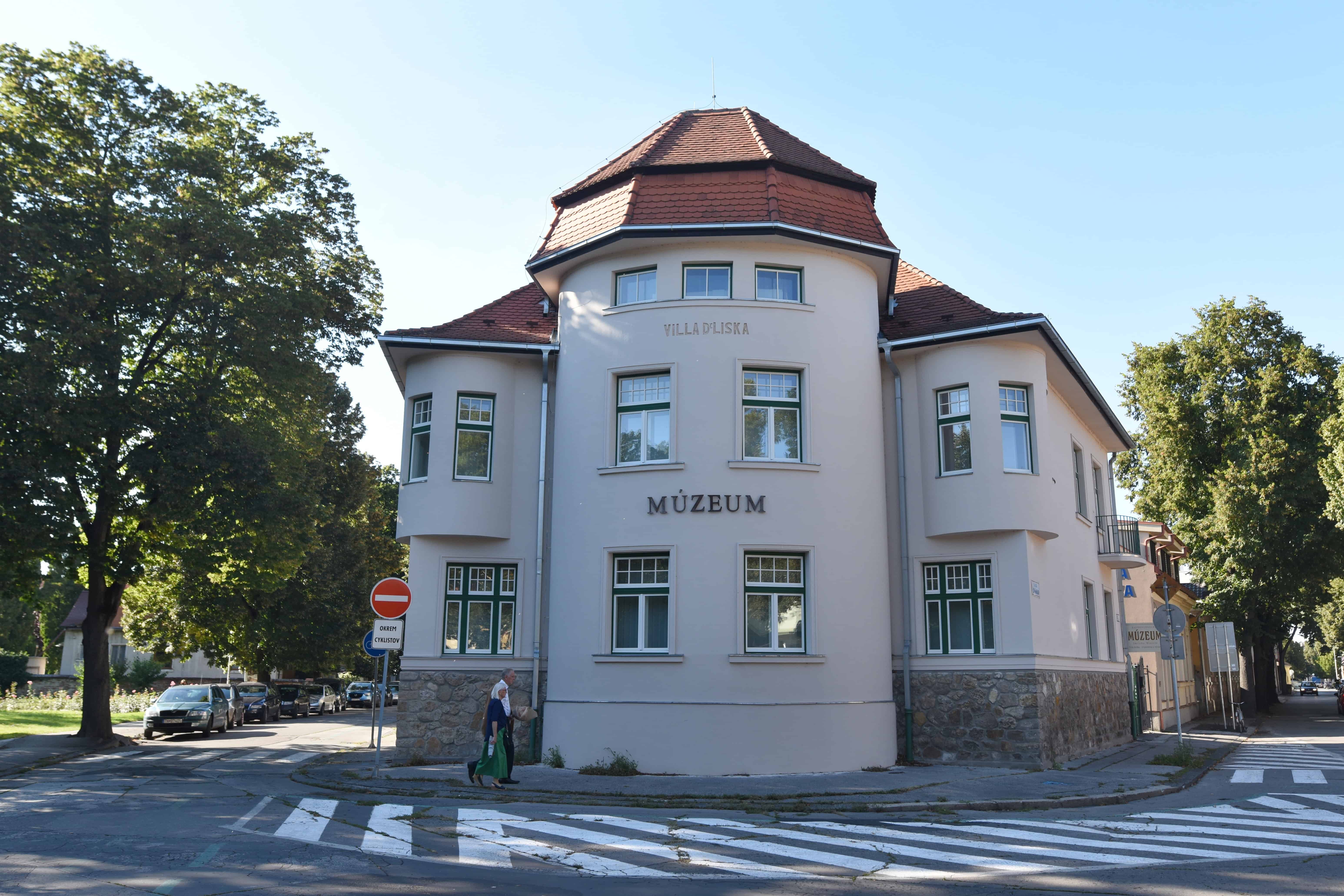 Balneologické múzeum v Piešťanoch prináša interaktívnu novinku: Dotyková obrazovka s históriou a unikátnym filmom