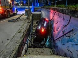 Nehoda v Košiciach: Policajt skončil s autom v podchode, hrozí mu prepustenie