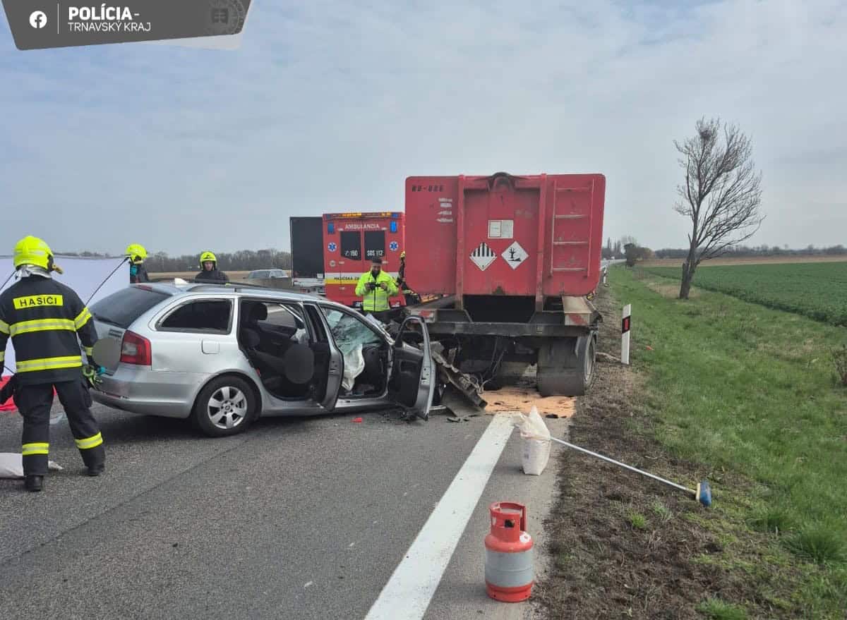 Tragická nehoda na diaľnici D1 pri Bratislave. Vyslali vrtuľník, vodič neprežil, tvoria sa dlhé kolóny