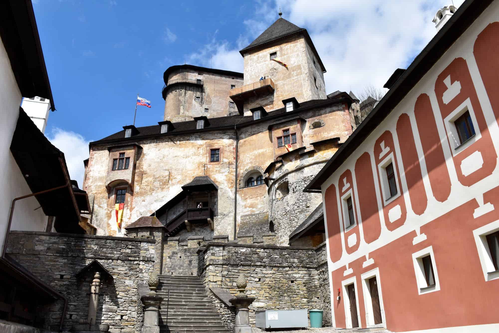 Turista tragicky zomrel na Oravskom hrade: Bola s ním aj manželka, vyšetruje to polícia