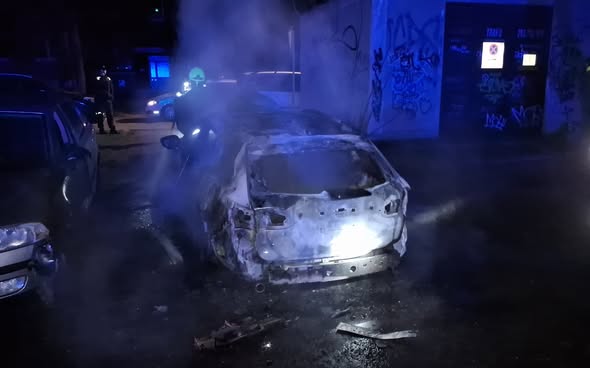 Nočný požiar dvoch áut v Žiline: Úmyselný čin spôsobil škodu za 9000 eur