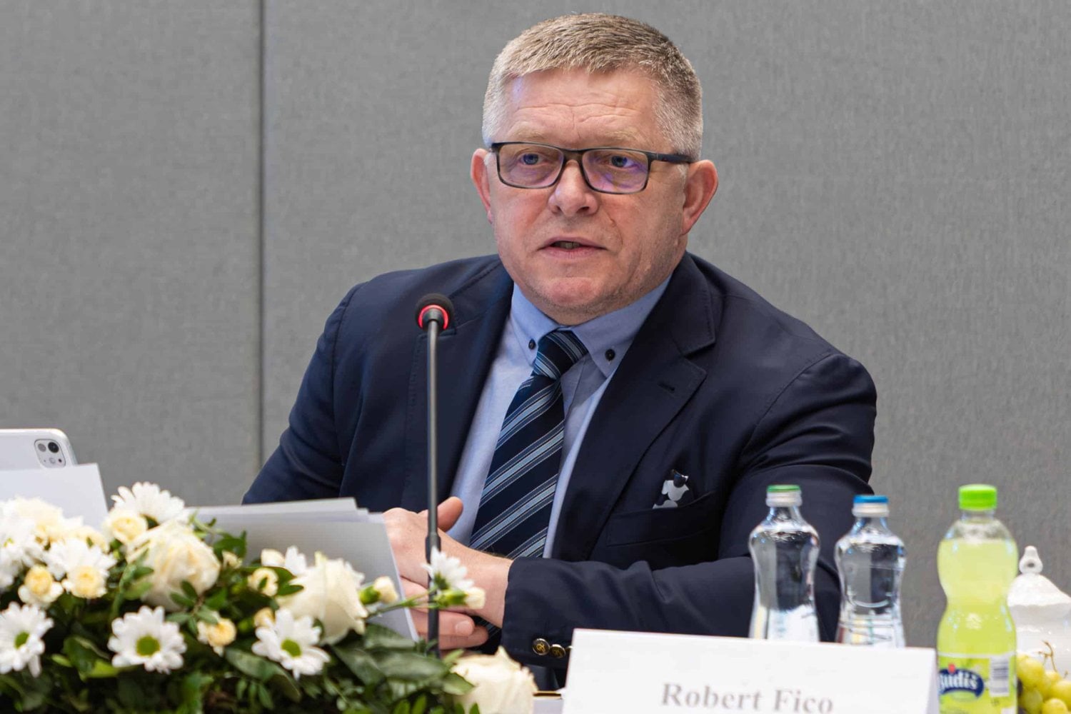 Vláda zasadne v Haniske: Rozhodne o povodňových škodách, investícii Volvo a príprave referenda