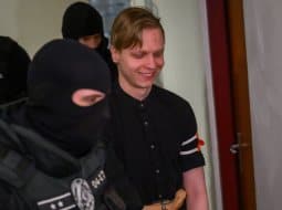 Tragédia na škole v Spišskej Starej Vsi: Začal sa súd s obžalovaným študentom, na súd prišiel vysmiaty