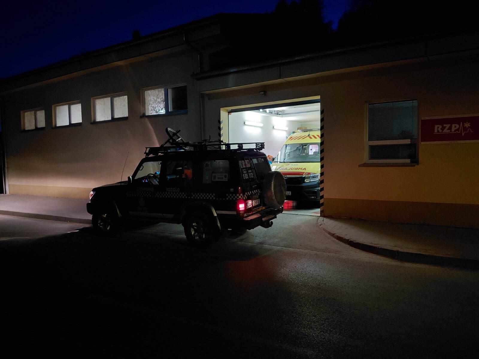 Mladý cyklista utrpel vážne poranenie hlavy po páde na cyklotrase pri Terchovej