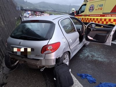 AKTUÁLNE HROMADNÁ NEHODA na hlavnom ťahu: Zasahujú záchranári, hlásia viacero ranených: Prvé FOTO nešťastia
