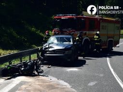 AKTUÁLNE ŤAŽKÁ ZRÁŽKA na nebezpečnom úseku: Vyslali všetky záchranné zložky aj vrtuľník. Prvé info z miesta nešťastia