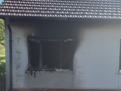 Tragický požiar rodinného domu si vyžiadal obeť a spôsobil škodu 150 000 eur
