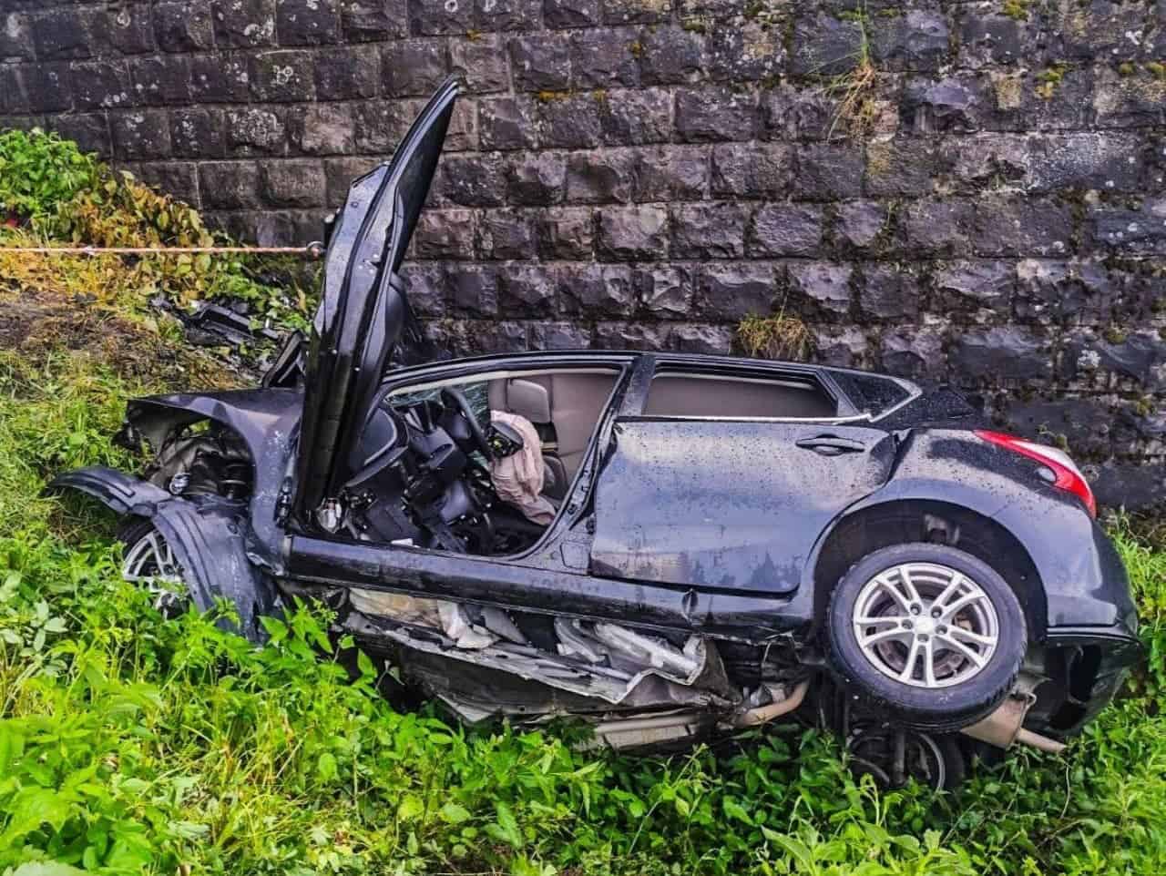 Tragická nehoda na východe Slovenska: Auto narazilo do piliera, jedna osoba zahynula