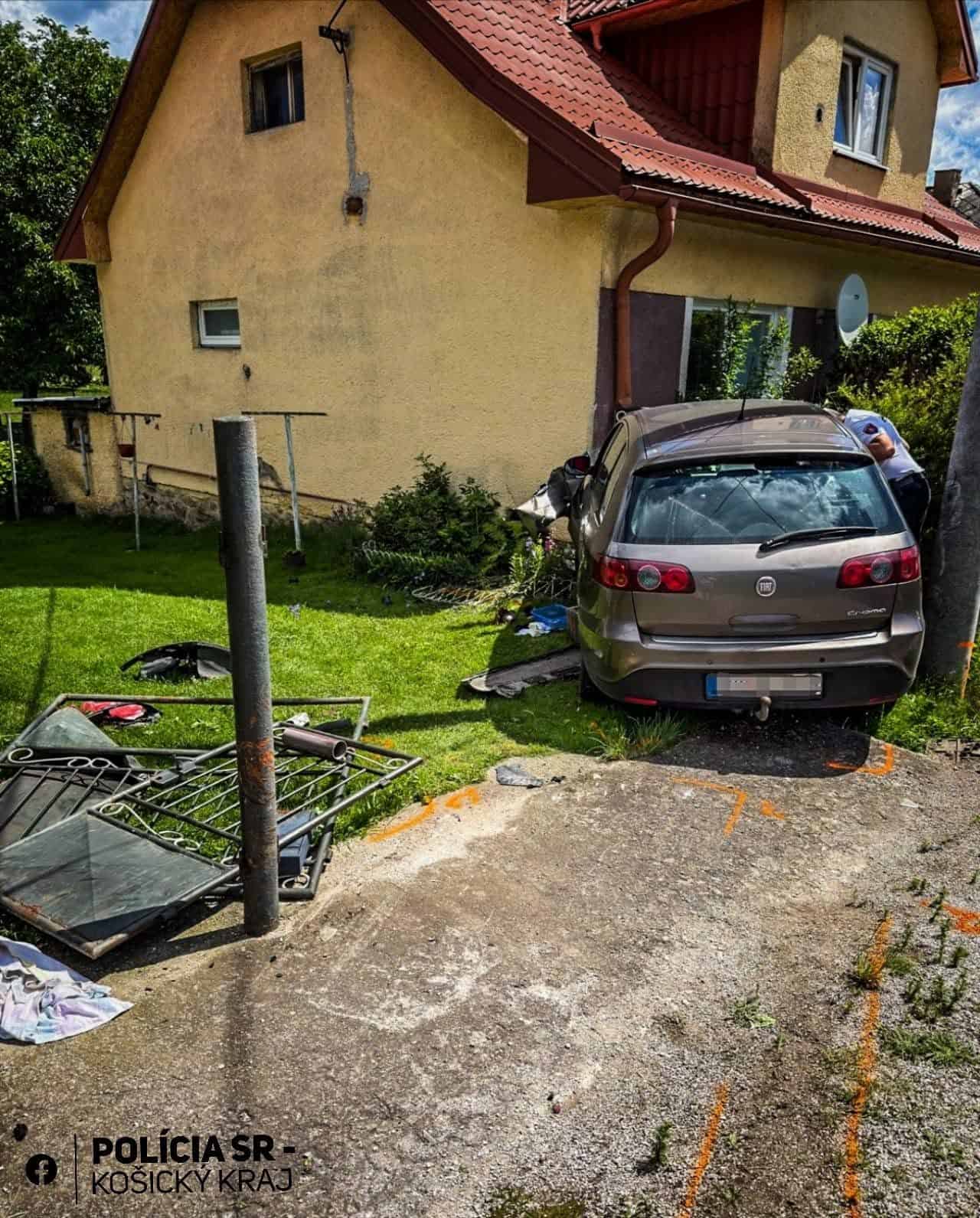 AKTUÁLNE HROZNÁ NEHODA Opitý vodič vrazil do ženy na záhrade: Je ťažko ranená, vyslali vrtuľník! Mrazivé FOTO