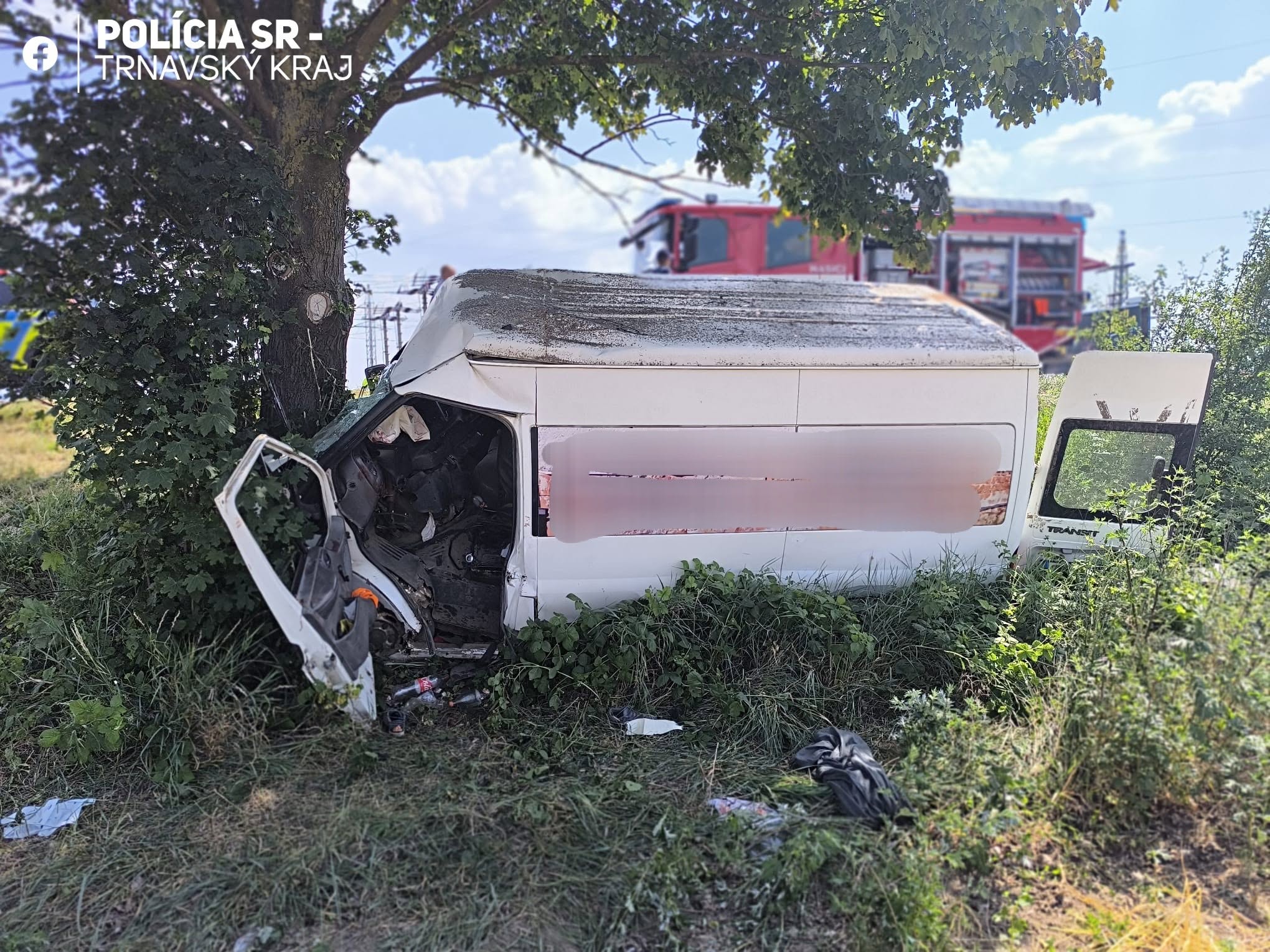 AKTUÁLNE ŤAŽKÁ NEHODA Hlásia až 6 ranených aj dieťa! Vyslali sanitky aj vrtuľník. Z FOTO nešťastia mrazí