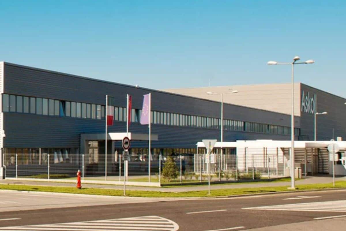 Obeť konsolidácie: Známa fabrika po 30 rokoch odchádza zo Slovenska. Prepustí všetkých ľudí