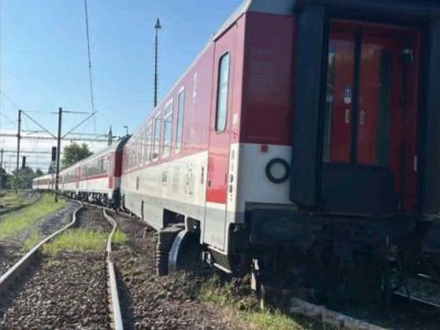 AKTUÁLNE VYKOĽAJIL SA VLAK Doprava je prerušená, prvé FOTO z miesta