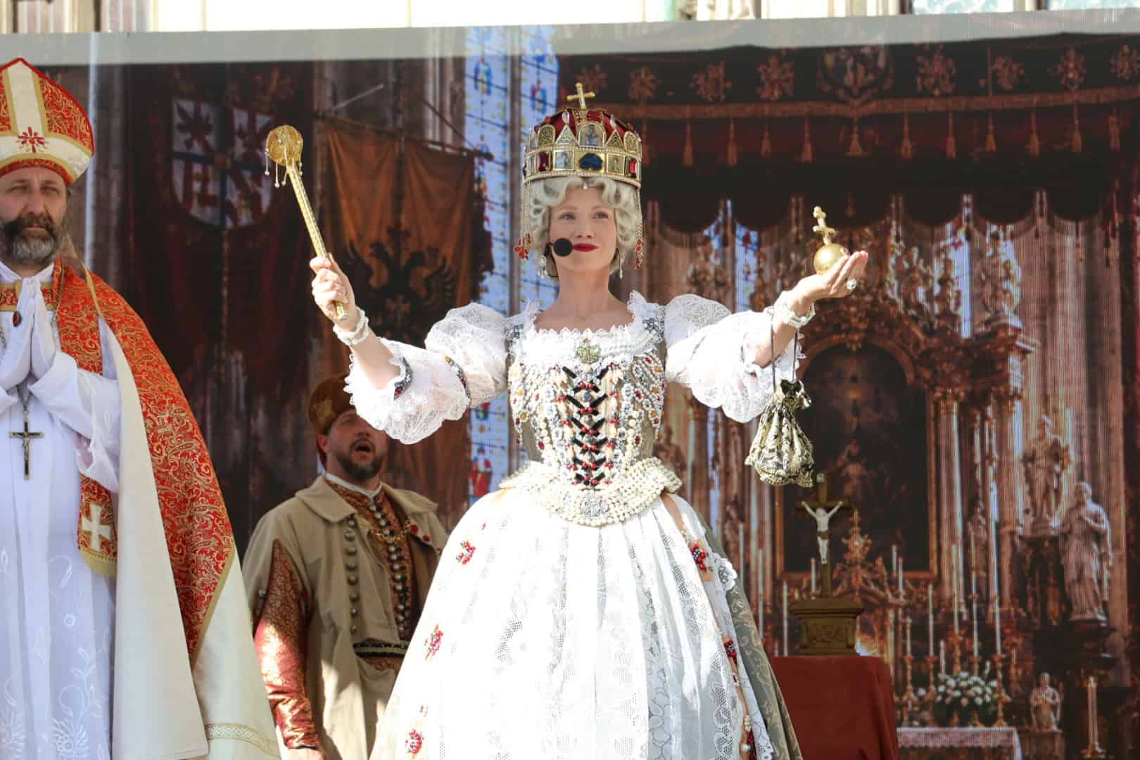 FOTO Bratislava sa vrátila do čias Márie Terézie. Centrom prešiel veľkolepý korunovačný sprievod