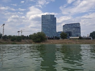Letná pohoda narušená? Kuchajda láka na osvieženie, návštevníci kritizujú stavebné práce počas sezóny