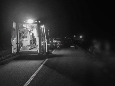 Tragická nehoda na východe Slovenska: Chodca zrazilo auto, záchranári mu už nedokázali pomôcť