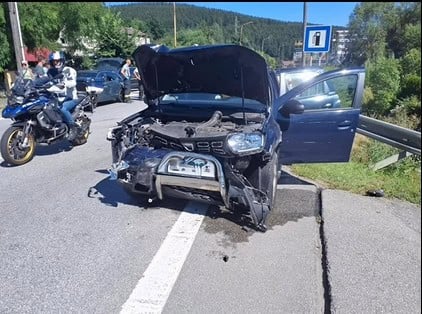 Ťažká nehoda v Svrčinovci: Päť zranených vrátane dvoch detí, zasahovali hasiči aj záchranári