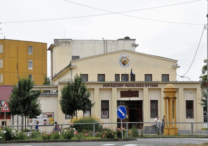 Mesto Želiezovce získalo dotáciu na veľkú obnovu domu kultúry – prejde modernizáciou aj zateplením