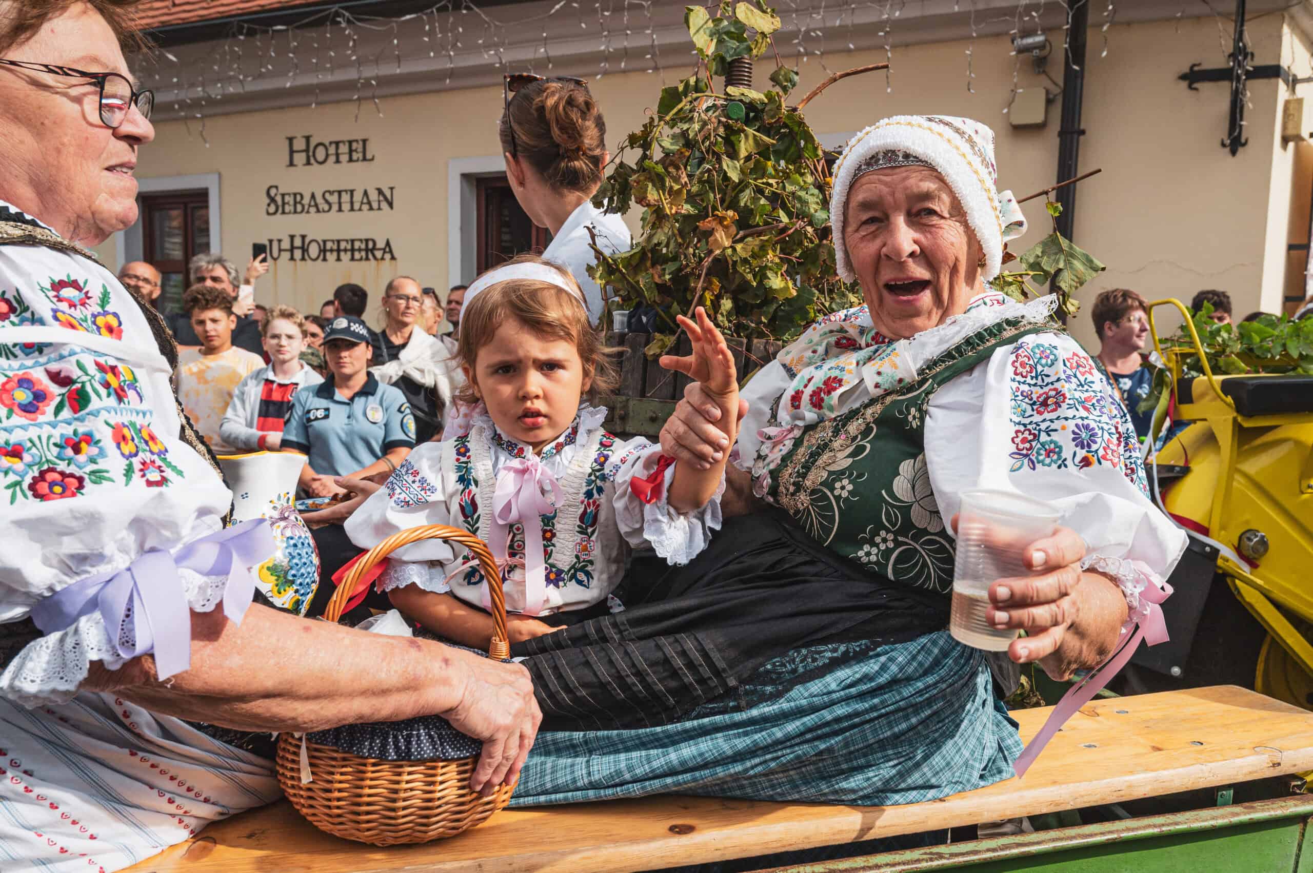 Modranské vinobranie 2026: Čakajú vás tri dni vína, koncertov a remesiel v srdci Modry
