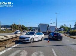 Dopravná nehoda pred Mostom VSS v Košiciach: Tvoria sa rozsiahle kolóny, vodičov žiadajú o obchádzku